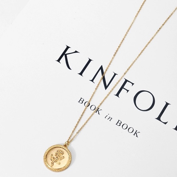 Urban Outfitters Jewelry - Roman Festival Necklace